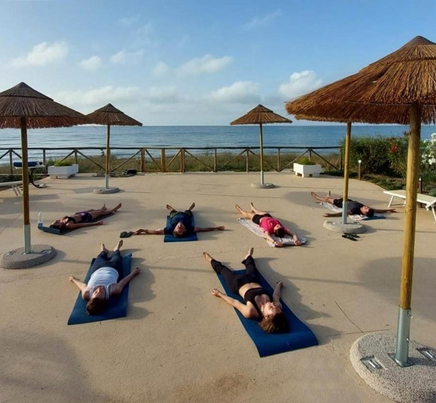 Hotel Mare Pineta Santa Margherita di Pula Kültér fotó