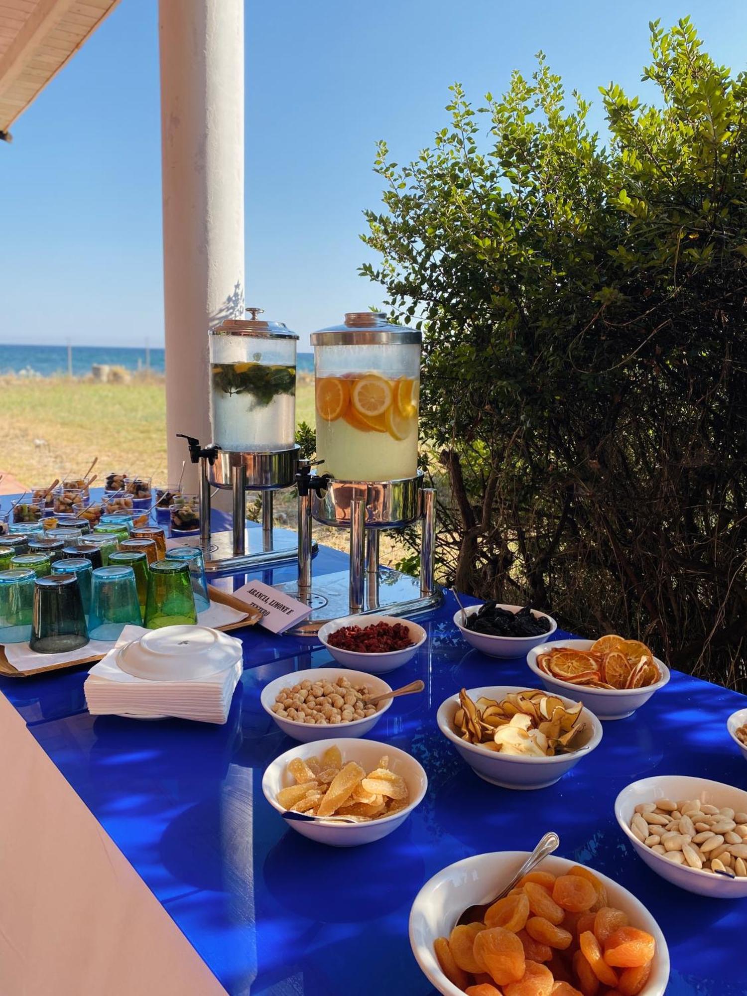 Hotel Mare Pineta Santa Margherita di Pula Kültér fotó