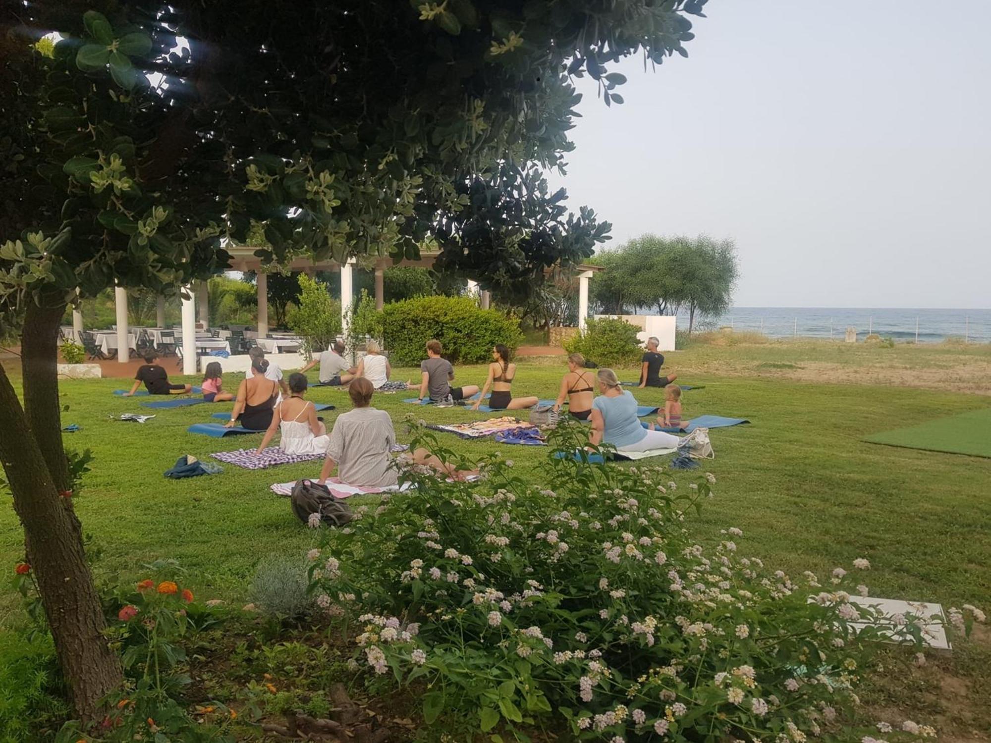 Hotel Mare Pineta Santa Margherita di Pula Kültér fotó