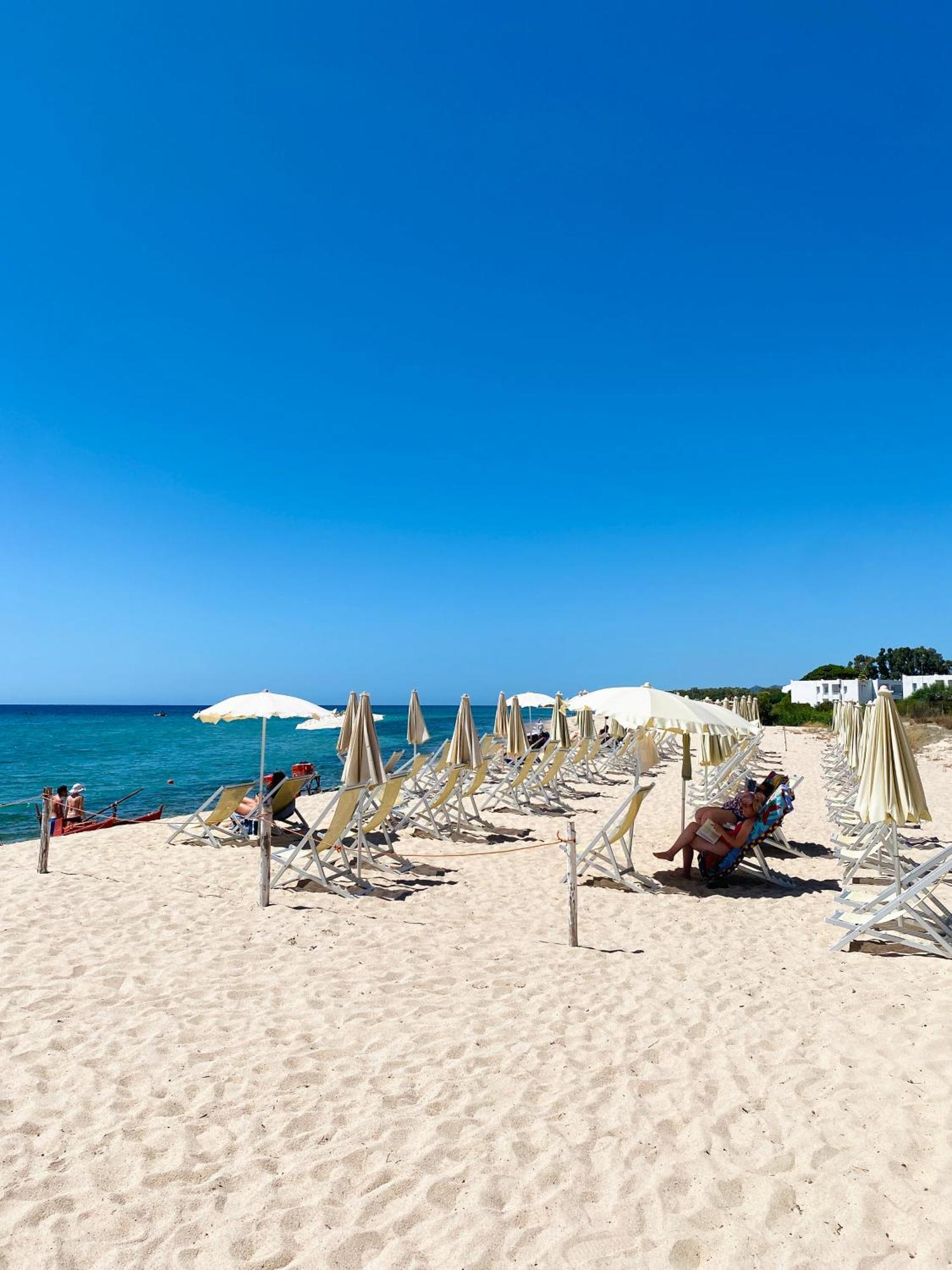 Hotel Mare Pineta Santa Margherita di Pula Kültér fotó