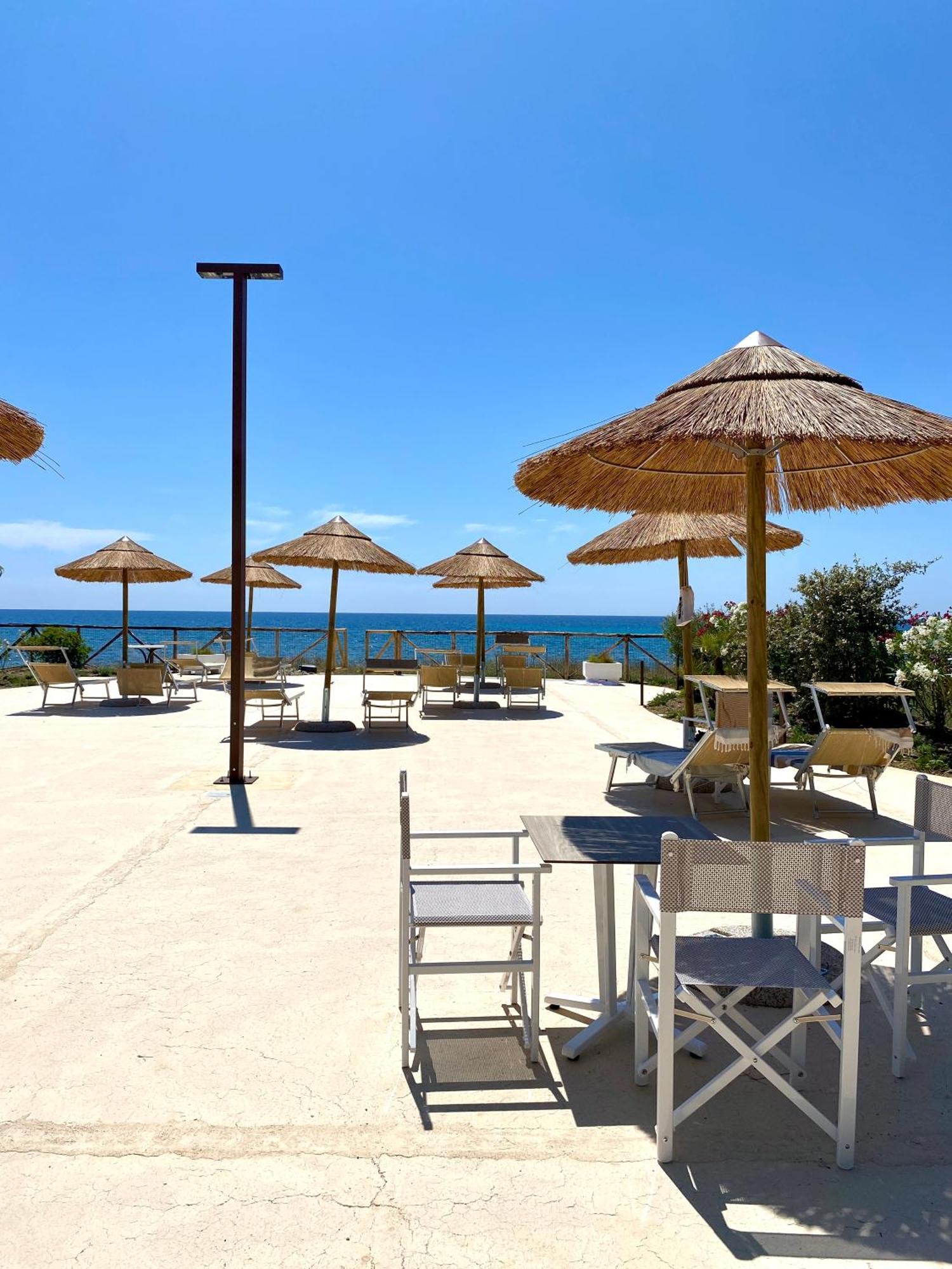 Hotel Mare Pineta Santa Margherita di Pula Kültér fotó