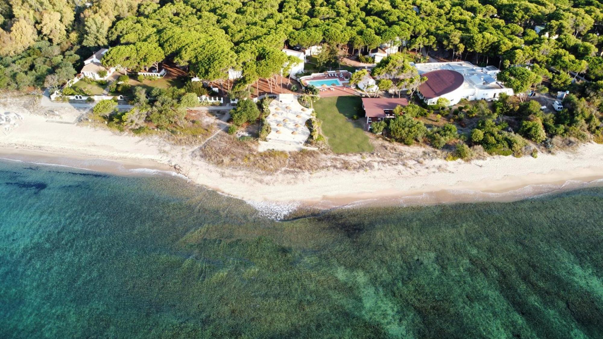 Hotel Mare Pineta Santa Margherita di Pula Kültér fotó