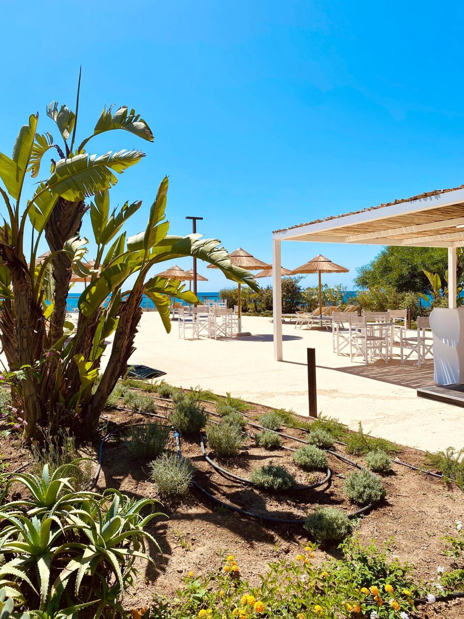 Hotel Mare Pineta Santa Margherita di Pula Kültér fotó