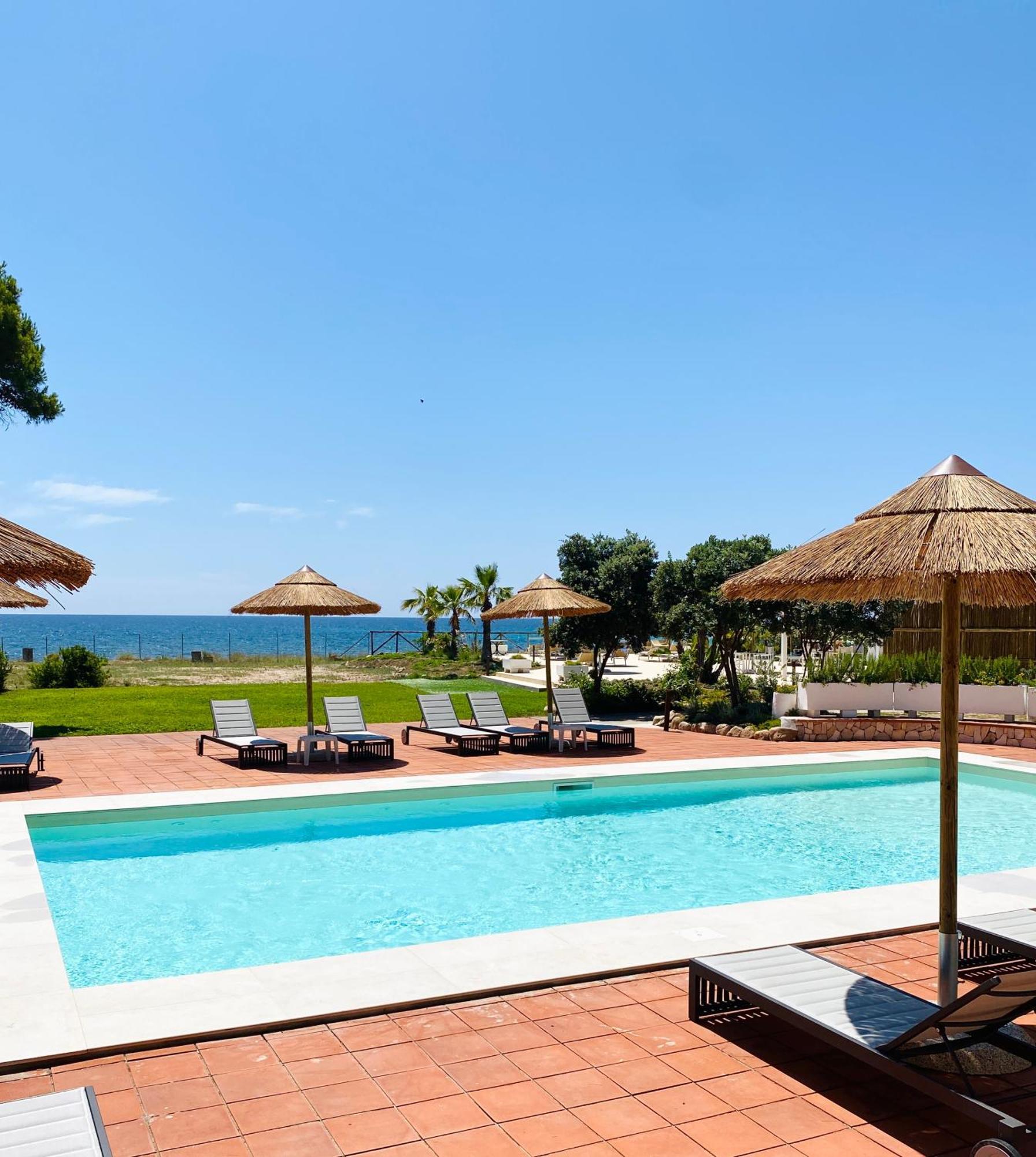 Hotel Mare Pineta Santa Margherita di Pula Kültér fotó